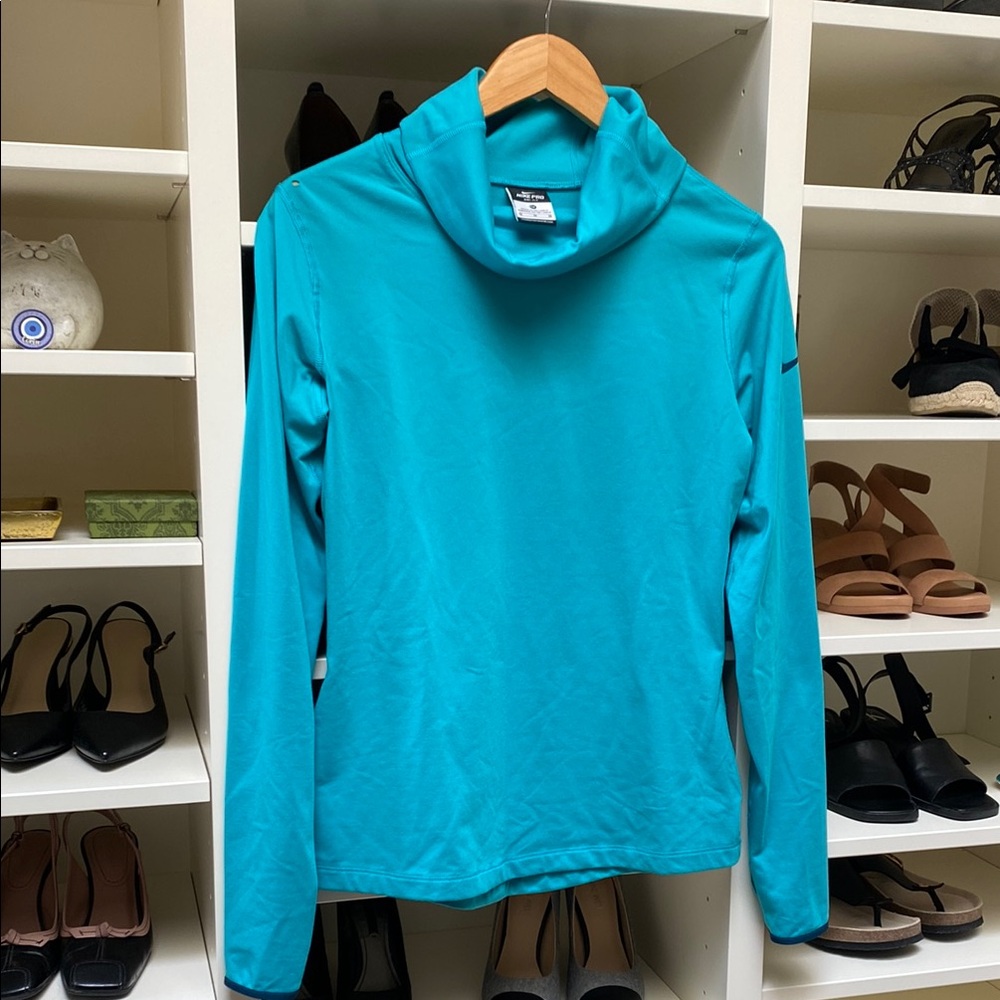 Nike Women's Long Sleeve Teal Top.  Size M.  GUC